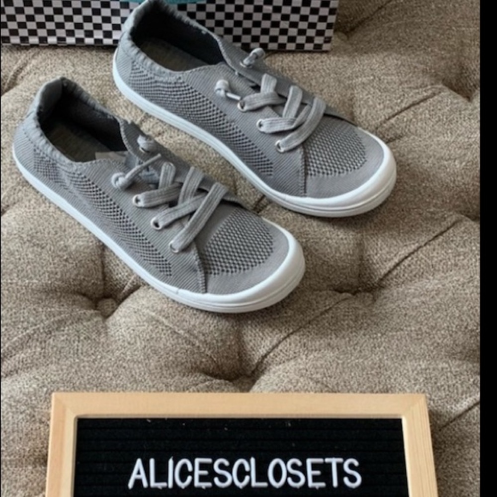 Lace Up Sneakers - Picture 3 of 9